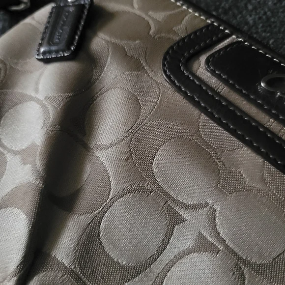 Coach Signature Khaki & Chocolate Wristlet - Picture 11 of 13